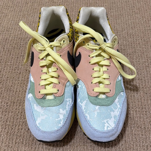 Nike Air Max 8.5- Stylish Women's Sneakers with Leopard Print - Picture 2 of 8